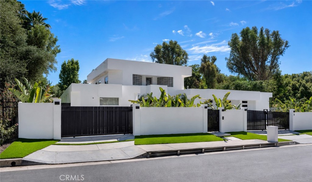19246 Rosita Street — photo