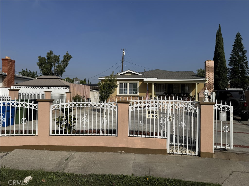 14921 Titus — photo