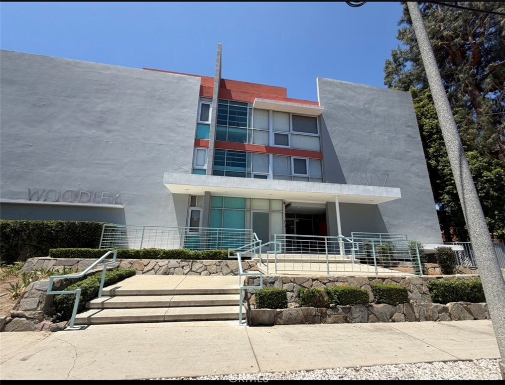 4807 Woodley Ave 309 — photo