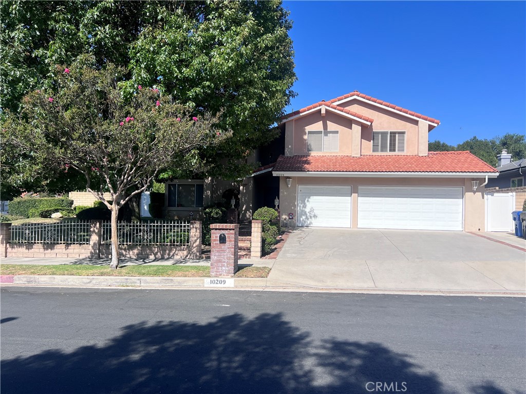 10209 Oakdale — photo