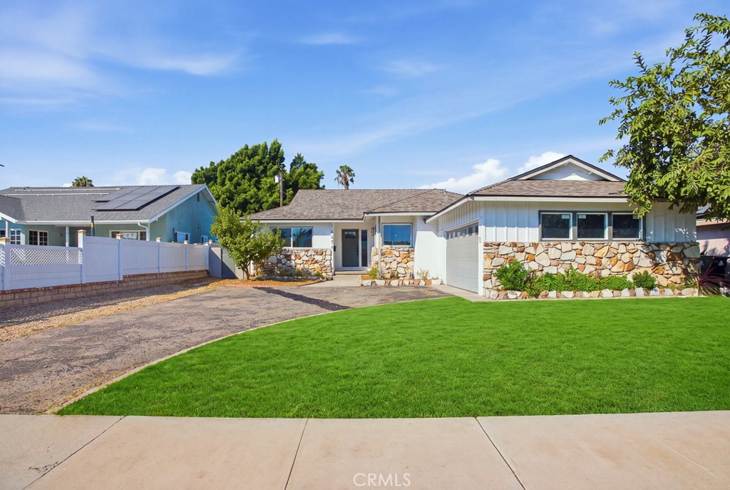 10579 Lev Ave — photo