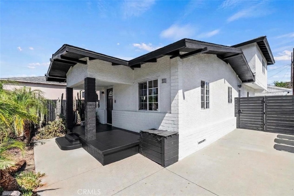 1111 E Elk — photo