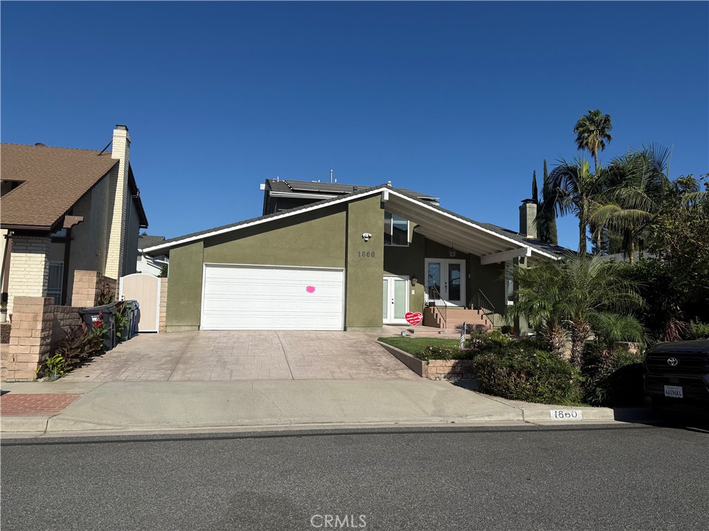 1860 Claudia Ave. — photo