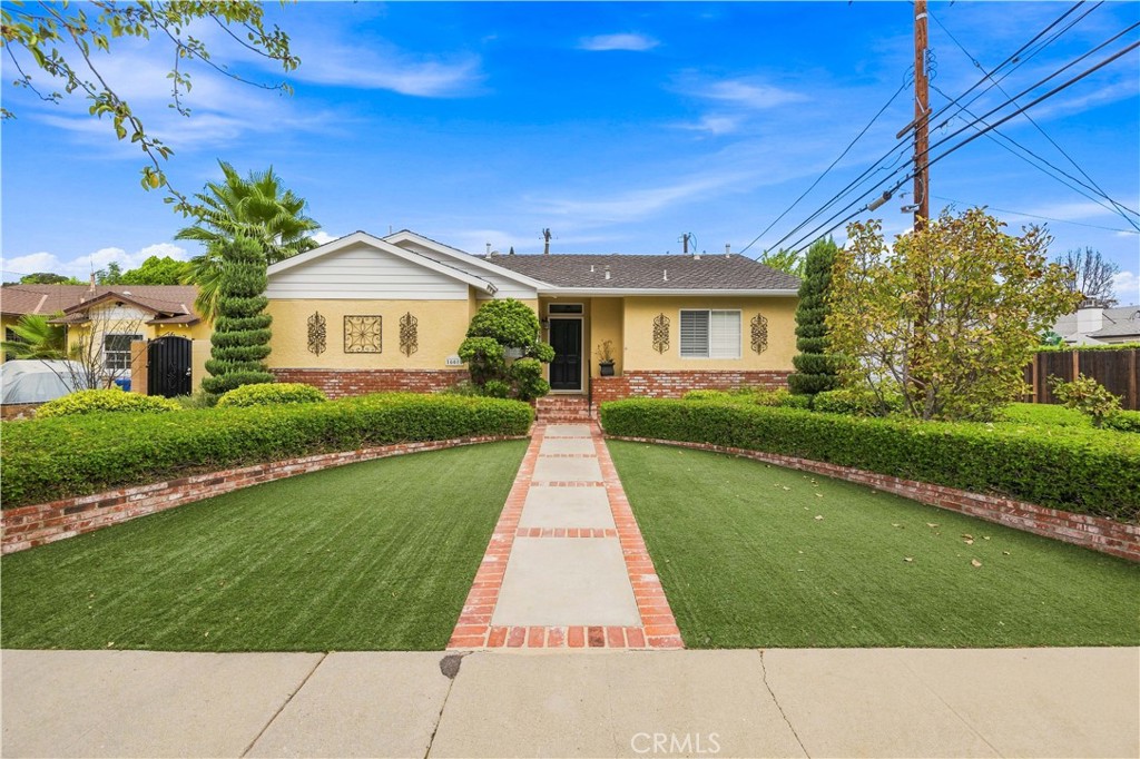 16615 Tupper Street — photo