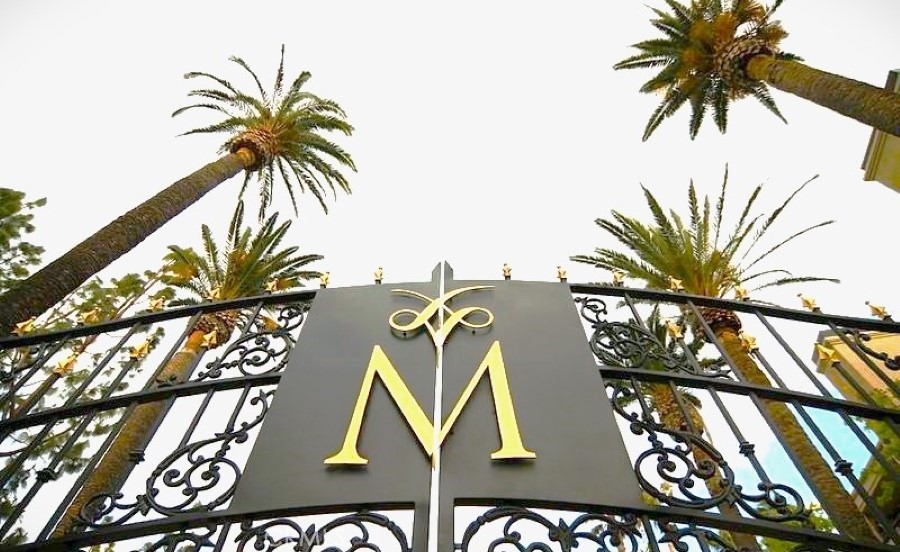 5520 Owensmouth 311 — photo