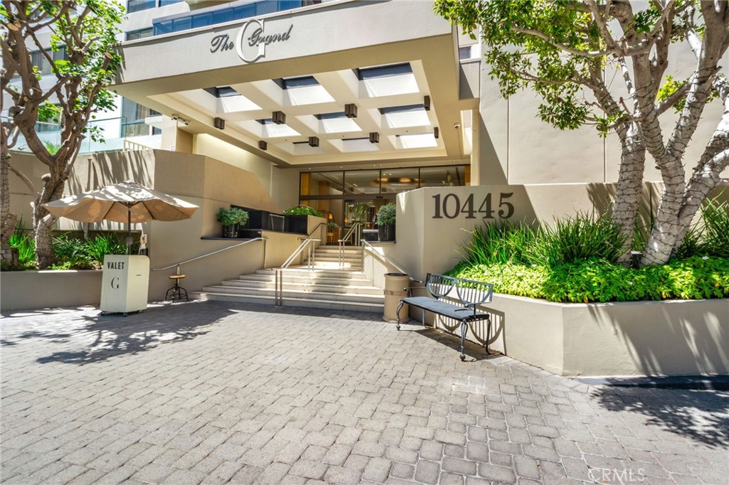 10445 Wilshire 1606 — photo