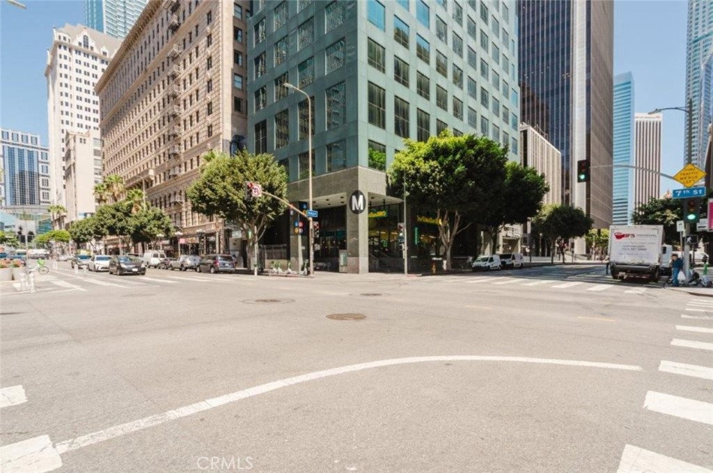 655 S Hope Street 606 — photo