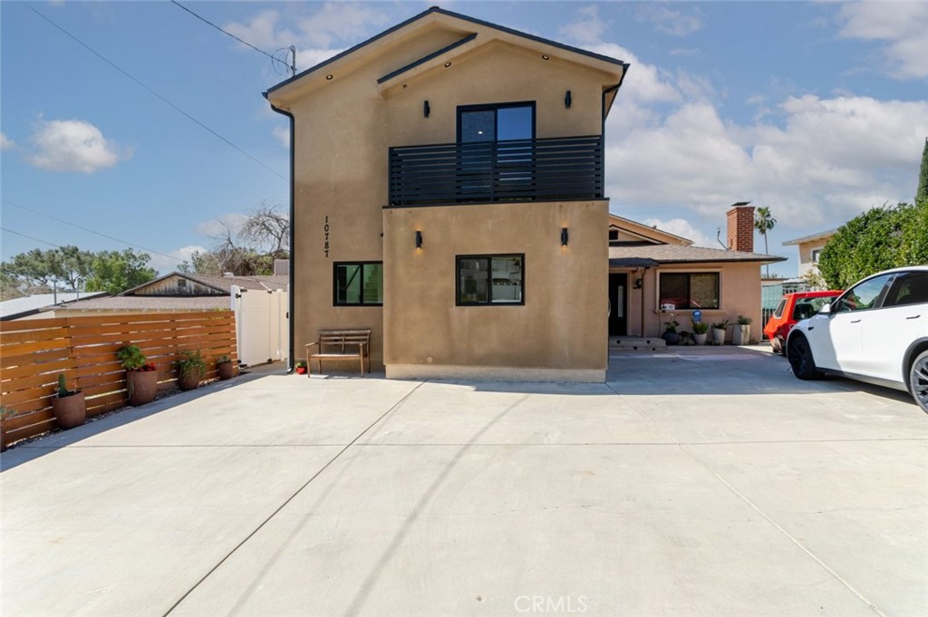 10787 Las Lunitas Avenue — photo