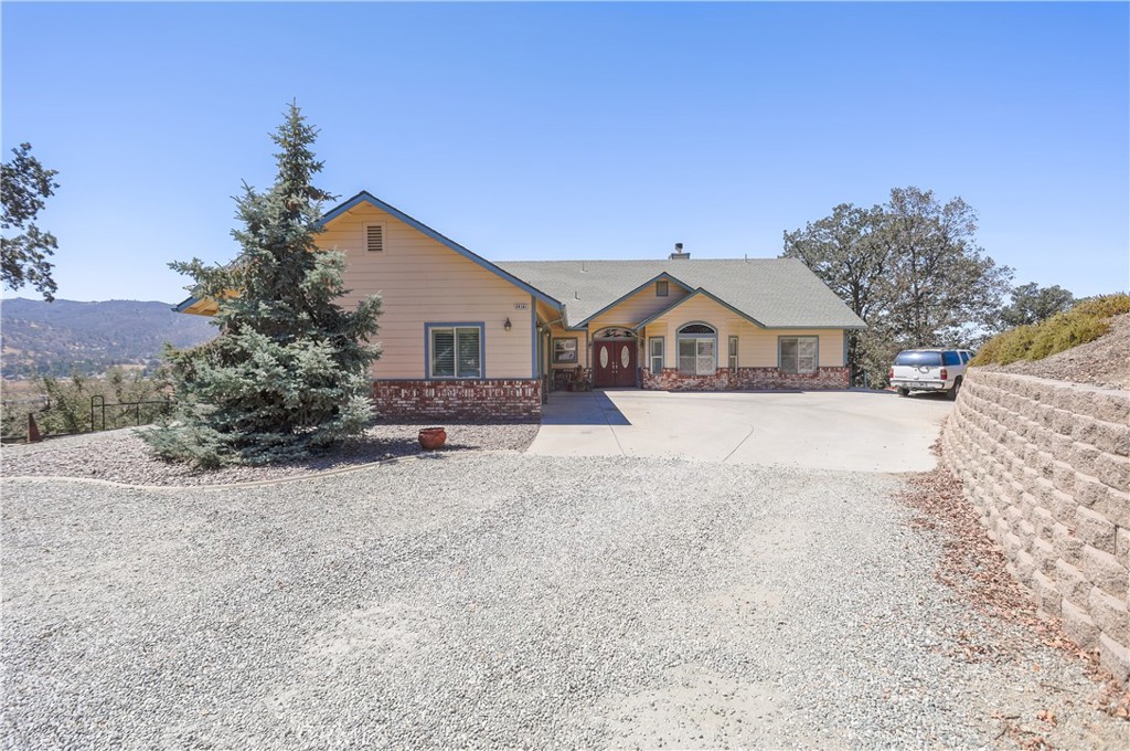 24181 Martingale, Tehachapi, CA 93561 — photo 3