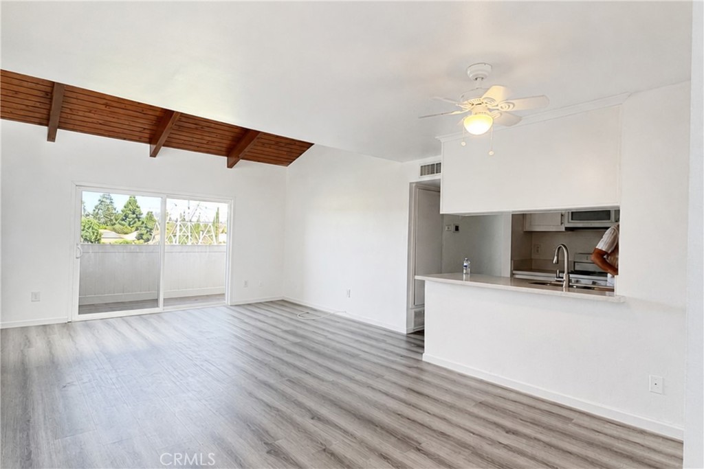 10331 Lindley 229 — photo
