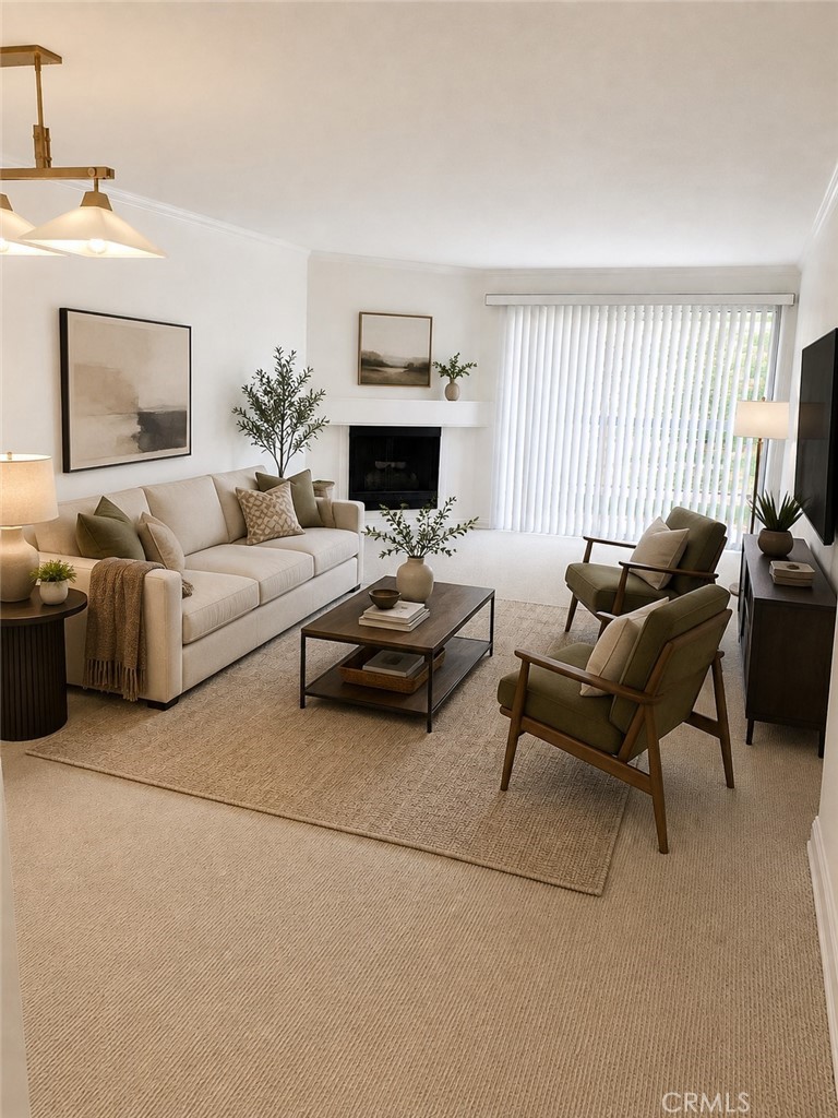 5535 Canoga 210 — photo
