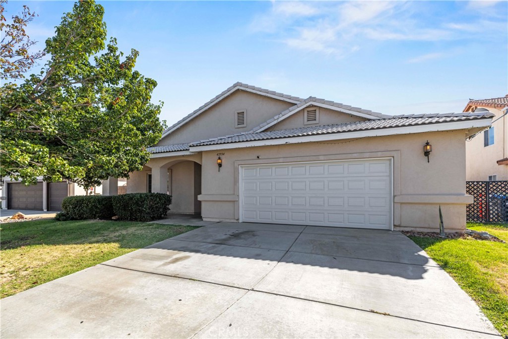 43934 Amy Court — photo