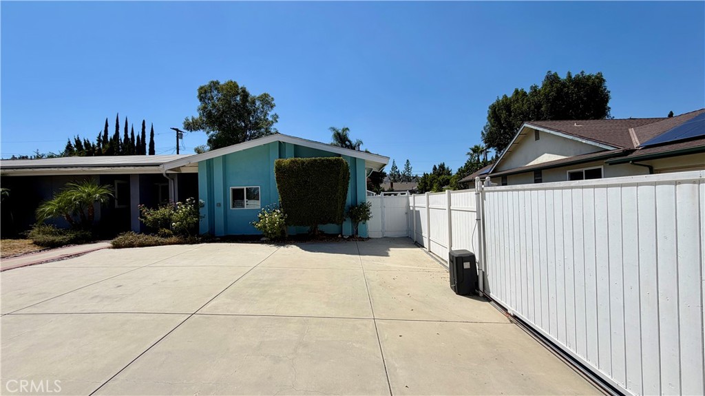 7845 Woodlake Avenue — photo