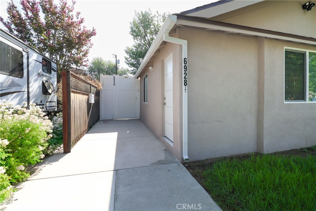 6928 1/2 Enfield — photo