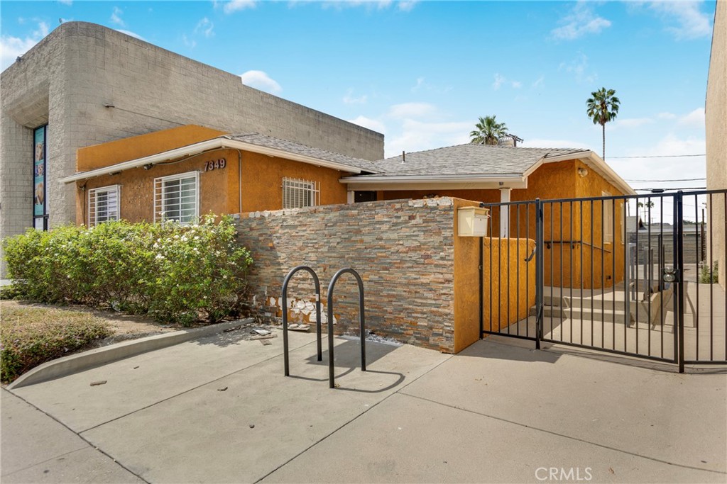 7349 Topanga Canyon — photo