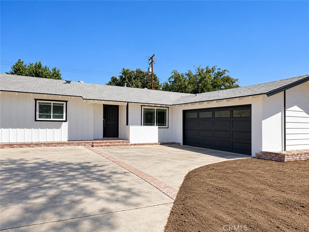 1735 W Jenner Street — photo