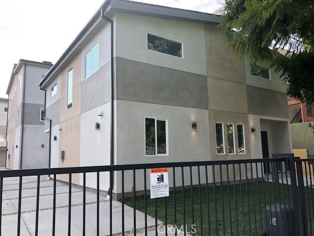 14126 Sylvan Street — photo