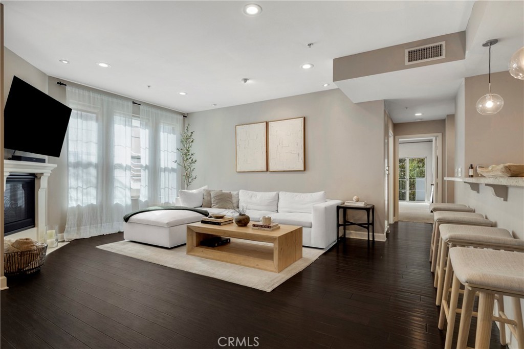 10639 Woodbridge Street 206 — photo