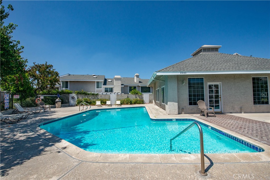 25145 Amberley — photo