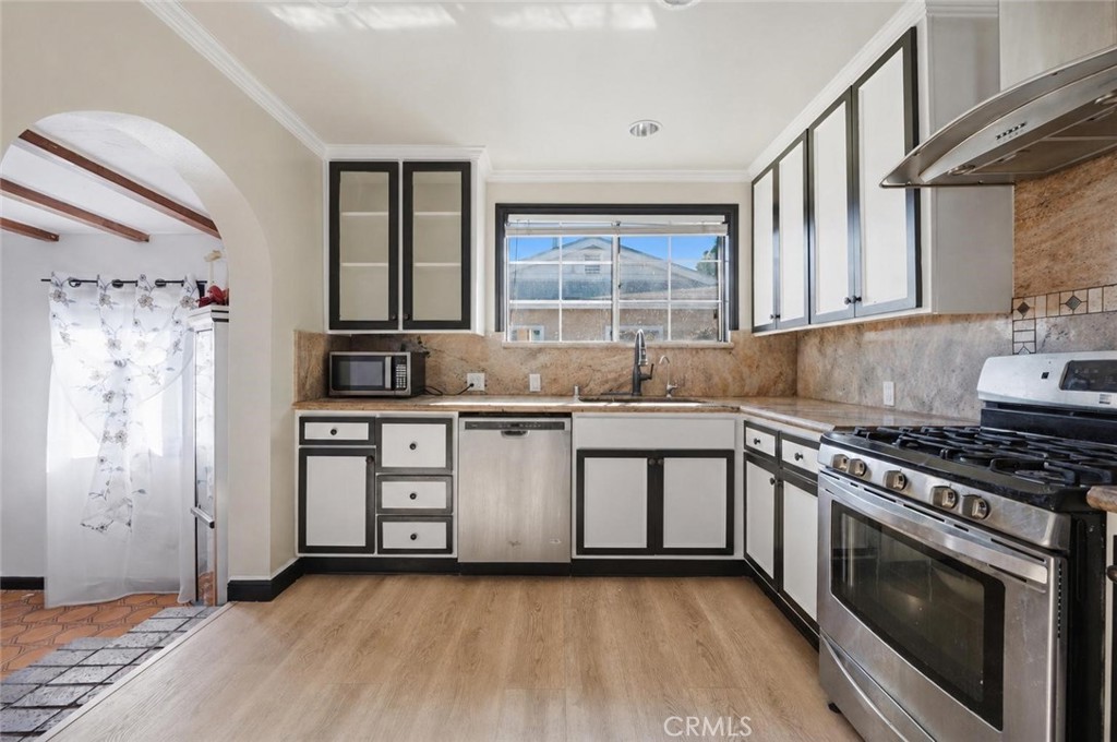 13532 Pierce St — photo