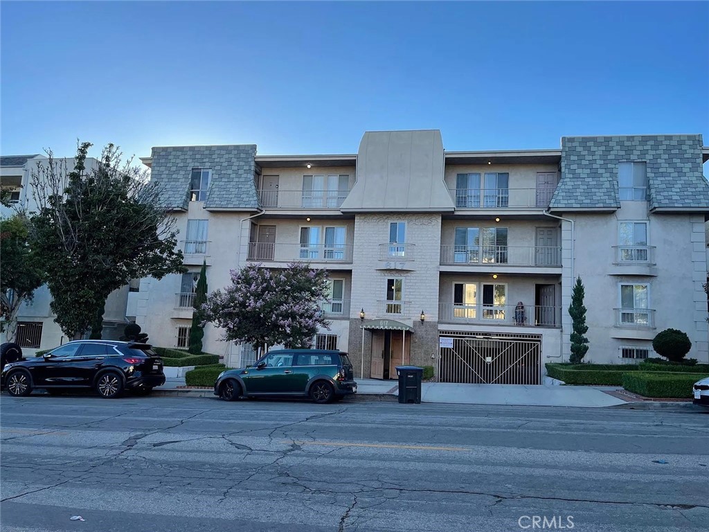 617 E Angeleno 301 — photo