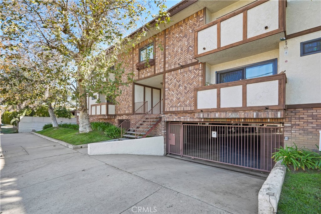 6250 Fulton 108 — photo