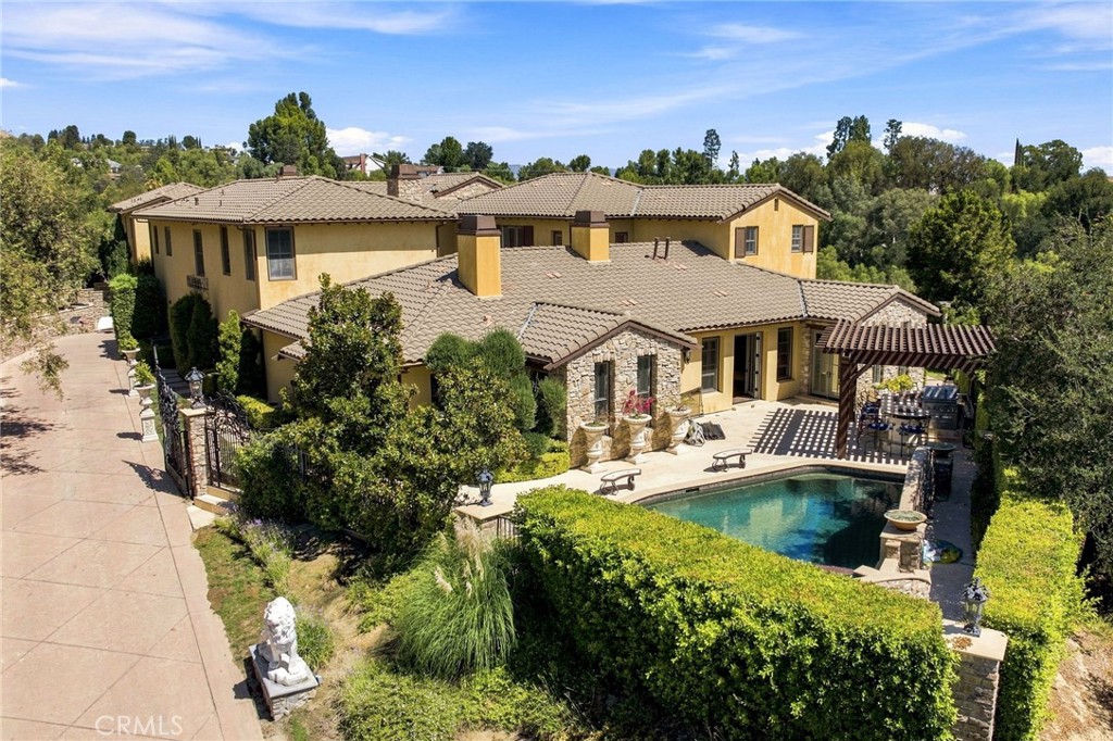 5182 Garrett Court — photo