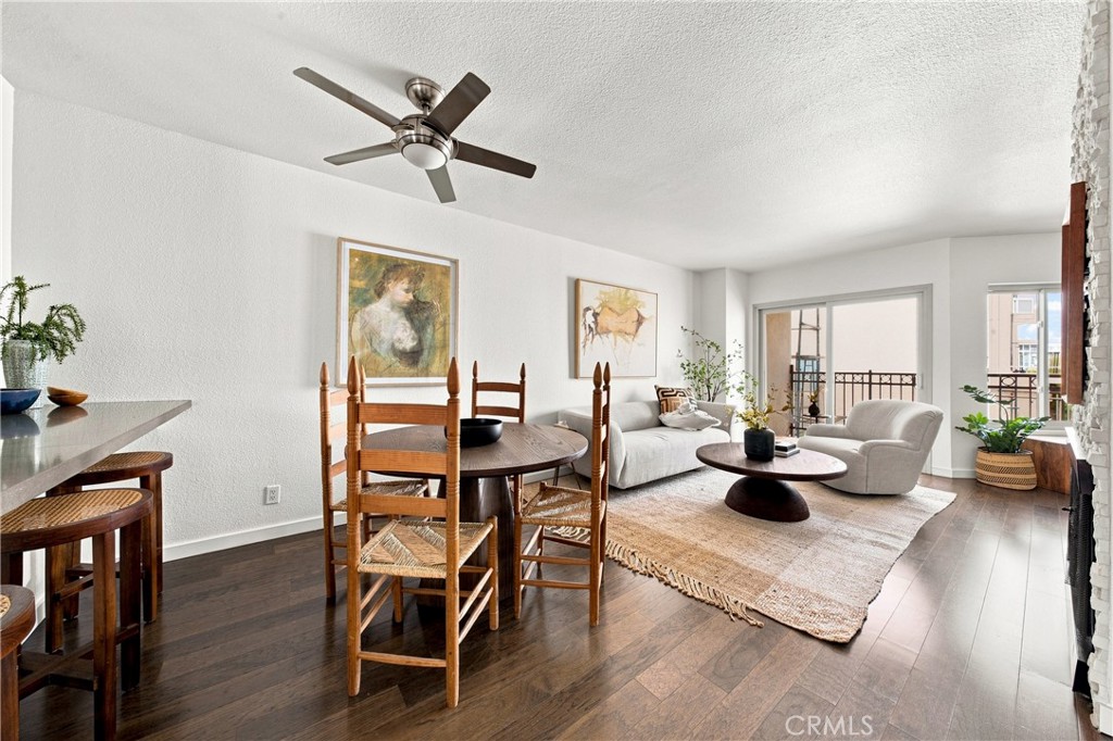 141 S Clark Drive 422 — photo