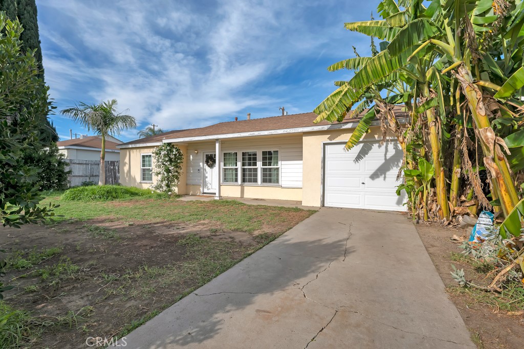 15115 Leadwell Street — photo