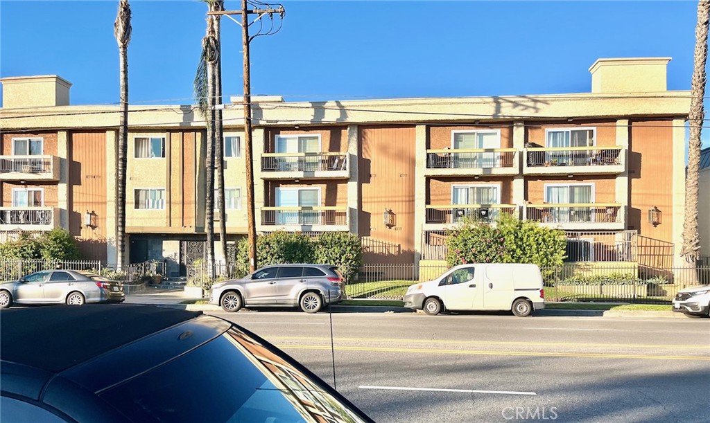 20327 Saticoy 304 — photo