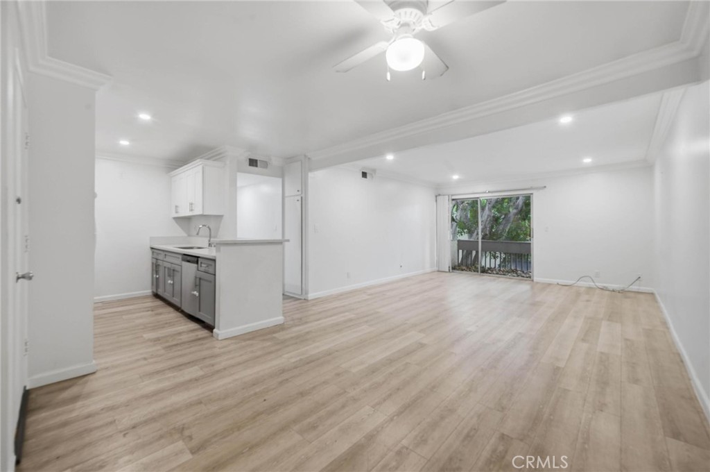 18620 Hatteras Street 206 — photo
