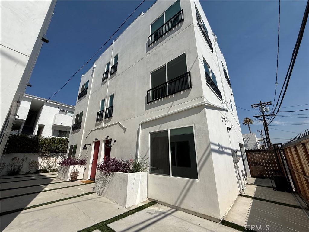21715 Hart Street — photo