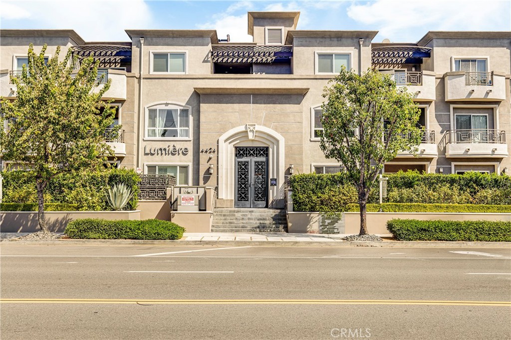 4424 Whitsett Avenue 110 — photo