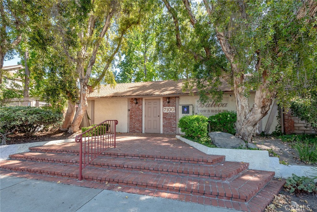 7100 Balboa Boulevard 807 — photo