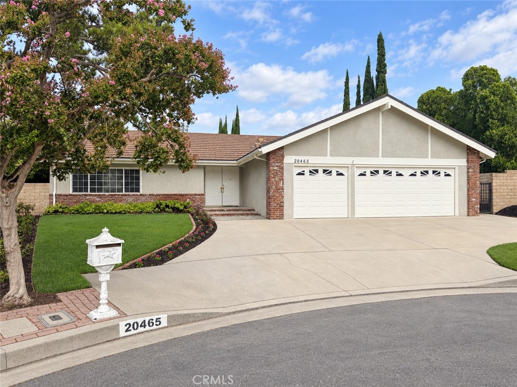 20465 Shamrock Place — photo