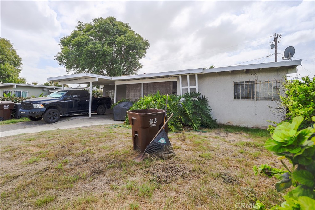 1720 W Caldwell — photo
