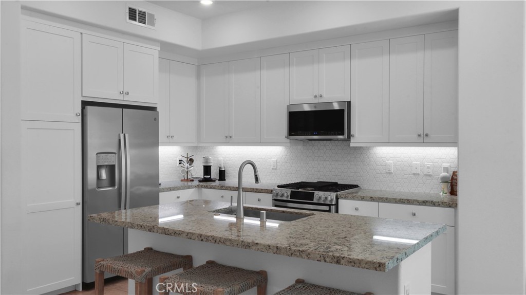 27410 Merlin Pl. 203 — photo