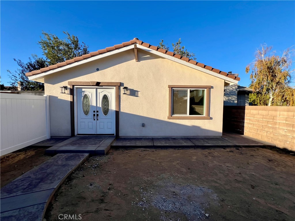 1133 E Geraldine Avenue B — photo