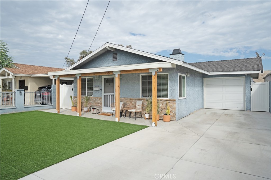 22620 Menlo — photo