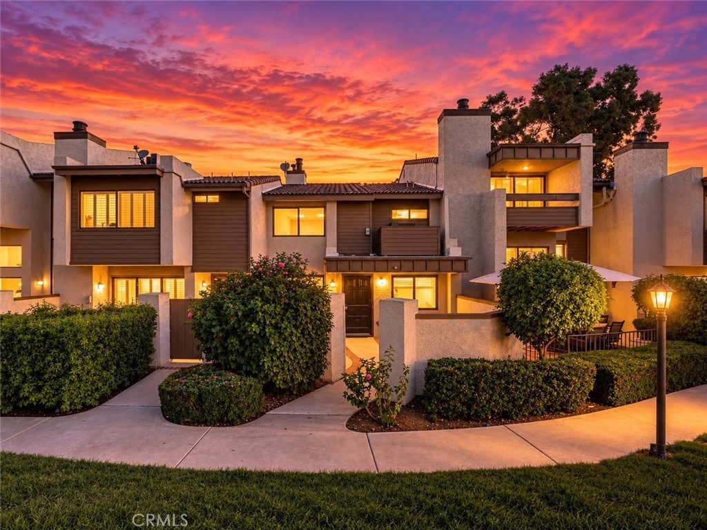 21500 Califa 141 — photo