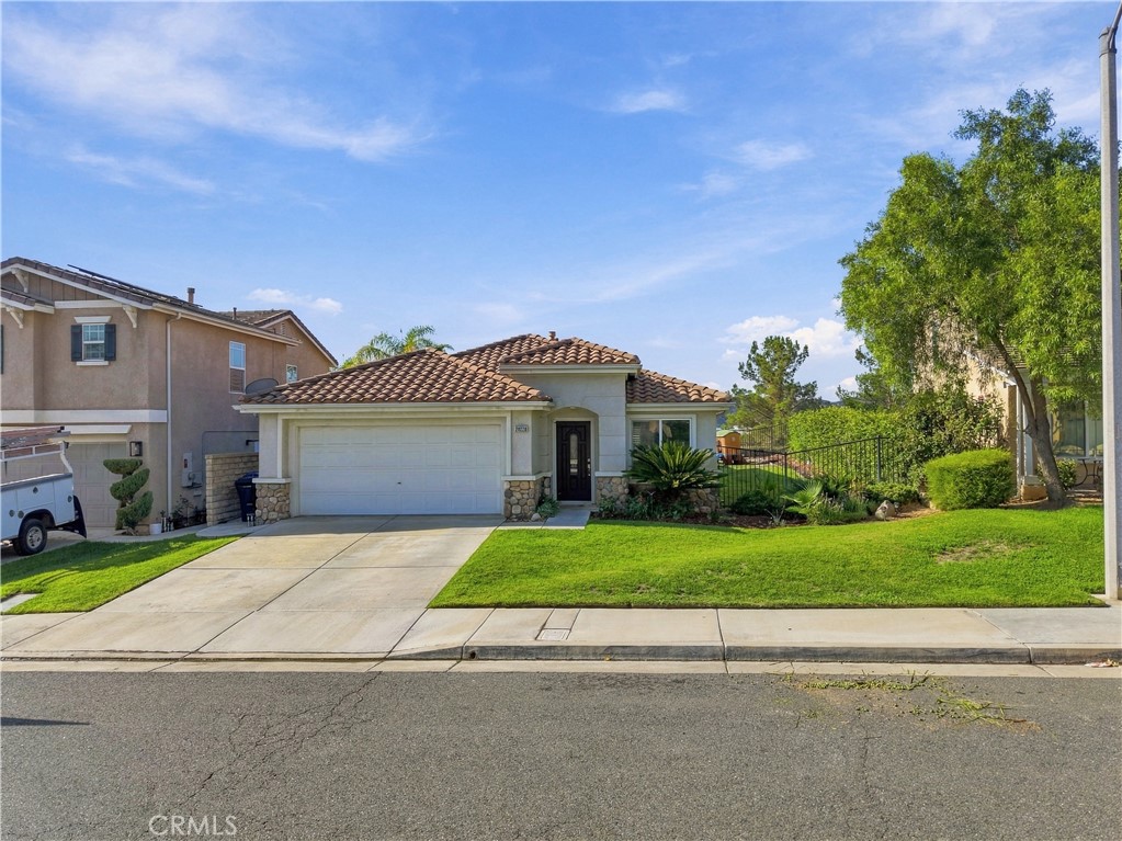 28228 Alton — photo
