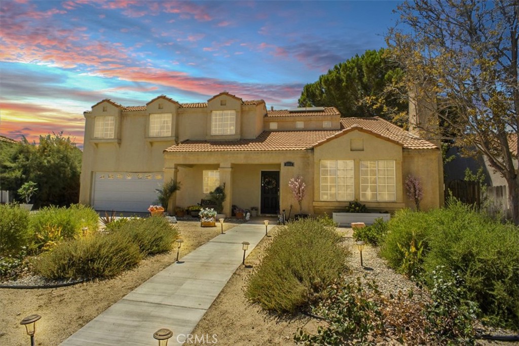 5044 Adobe — photo