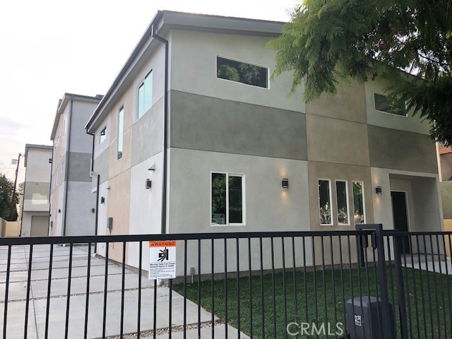 14124 Sylvan Street 1/2 — photo