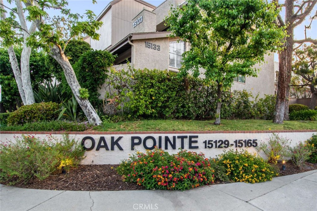 15133 Magnolia Boulevard D — photo