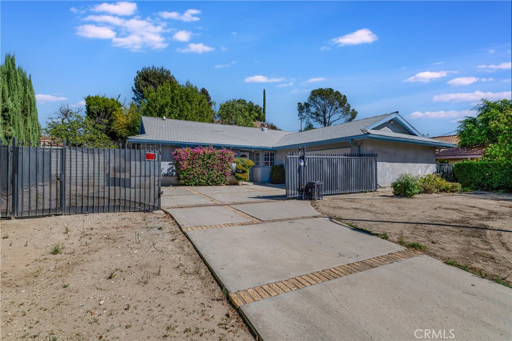 12296 Woodley — photo