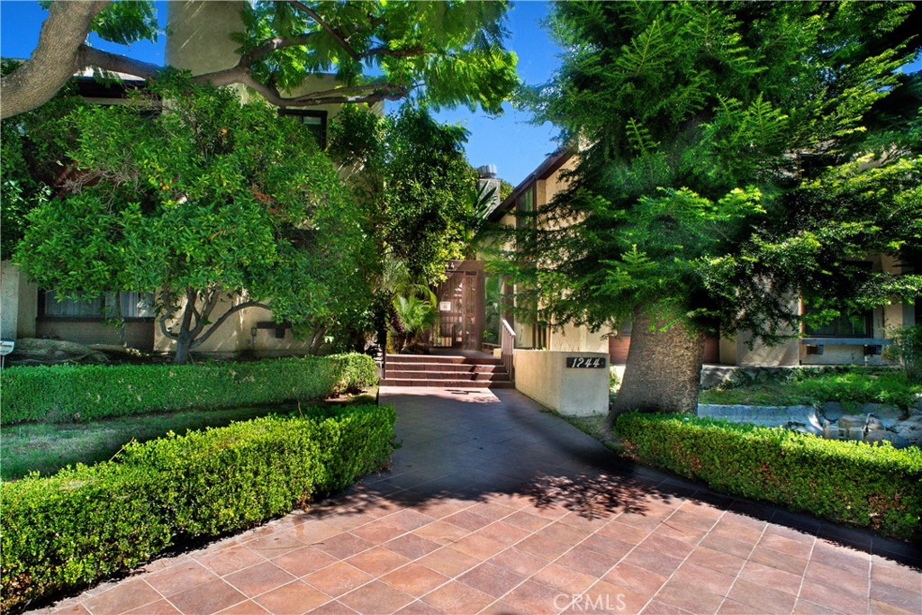 1244 Valley View — photo