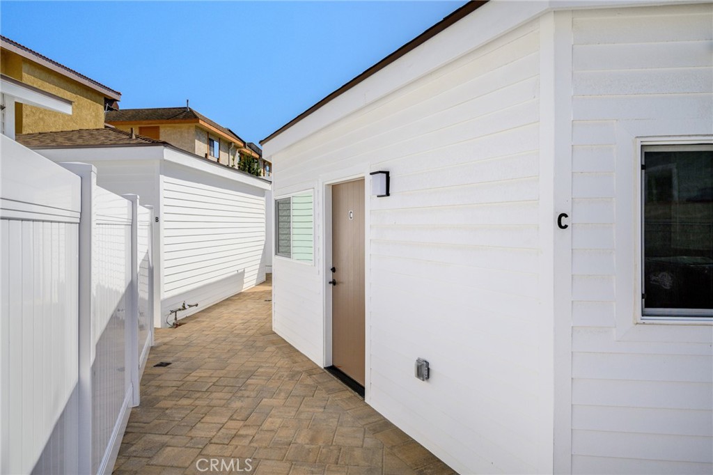 908 E Maple C — photo
