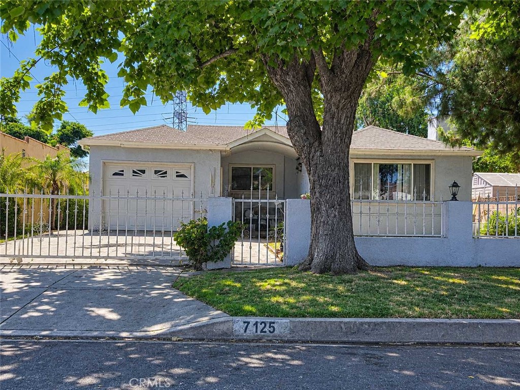 7125 Geyser Avenue — photo