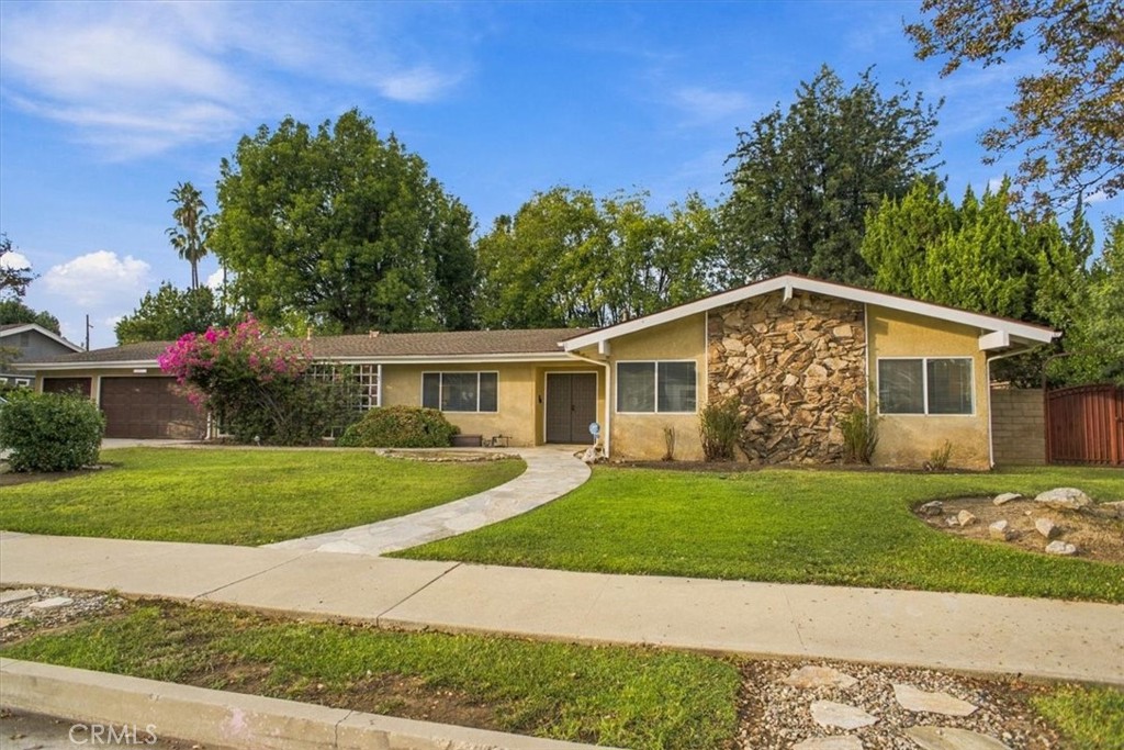 17315 Superior Street — photo