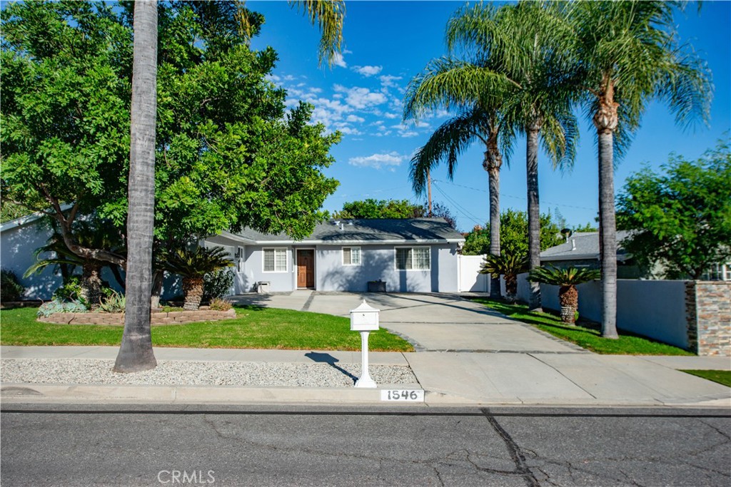 1546 Deodora Street — photo